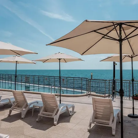 Cabacum Pleasure Beachfront - 50m To And Pool Hotel apartamentowy 3*