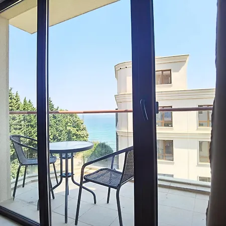Hotel apartamentowy Cabacum Pleasure Beachfront - 50m To And Pool 3*