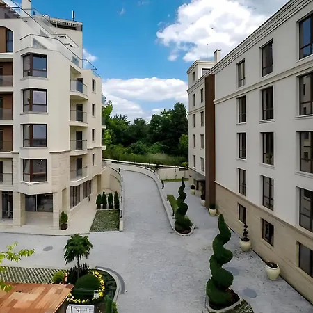 Cabacum Pleasure Beachfront - 50m To And Pool Hotel apartamentowy Warna